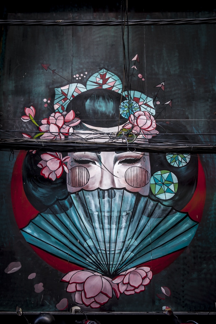 Graffiti dans une rue de Hanoi - Vietnam - Photo de voyage