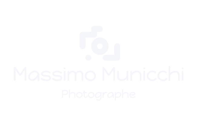Logo Massimo Municchi Photographe white last