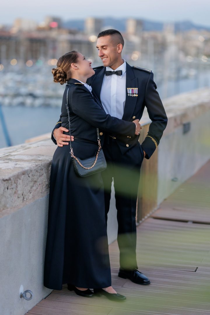 Portrait de couple-Gala-fort-Ganteaume-Marseille.web3-EN