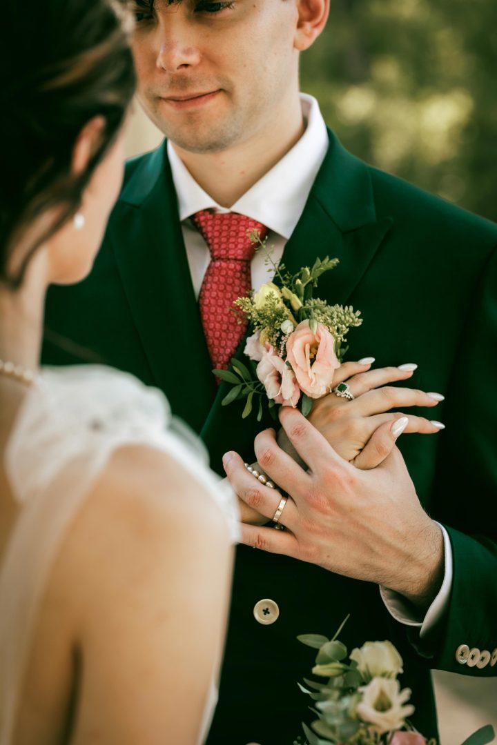 Mariage-Claire-et-Yann-seance-couple-avec-alliances FR