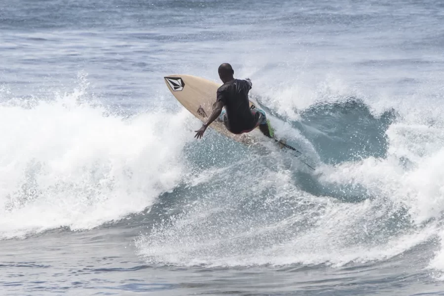 surfeur-en-action-photographe-sport
