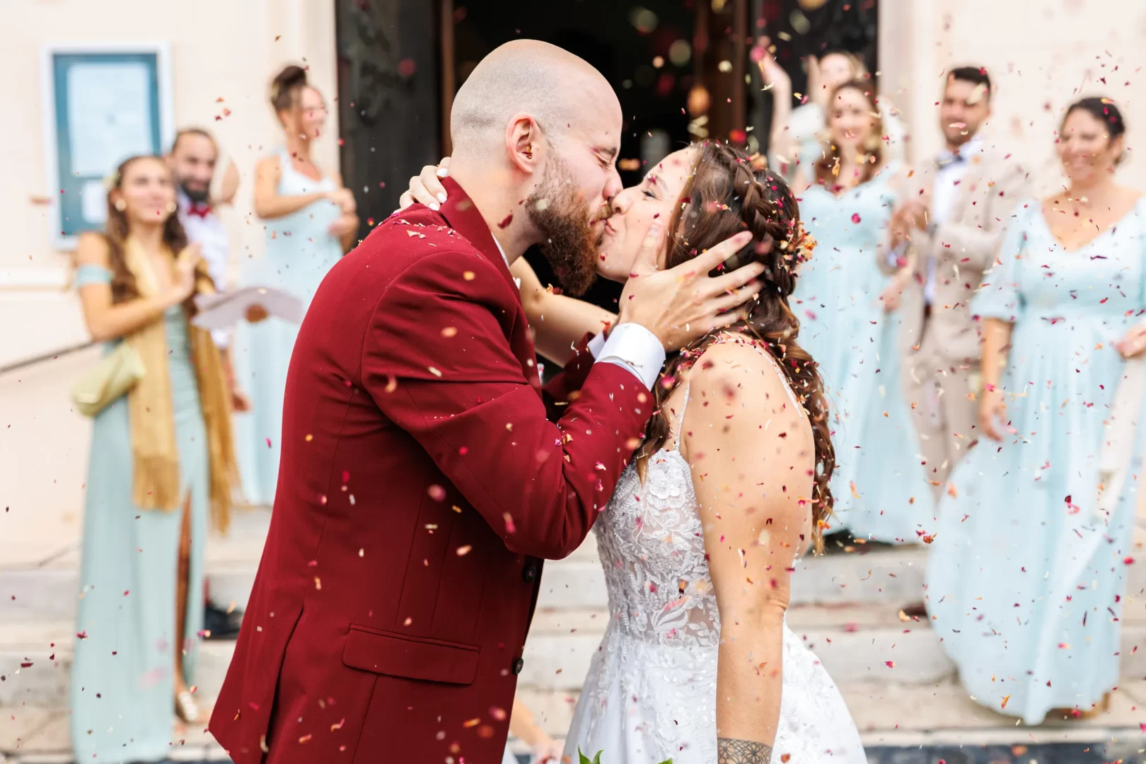 photographie-mariage-eglise-confetti